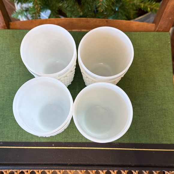 🎄1950’s Set of Four Anchor Hocking White Milk Glass Hobnail Glasses 4 1/2 inches - Picture 7 of 8
